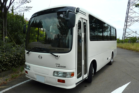 HINOリエッセ SD 5.3Lインタークーラターボ01(格安マイクロバスレンタル。貸切バスが安い　チャーターバスのJN)